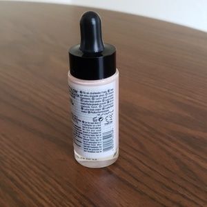 The Body Shop Makeup - The Body Shop Illuminating Drops The Body Shop Makeup - The Body Shop Illuminating Drops